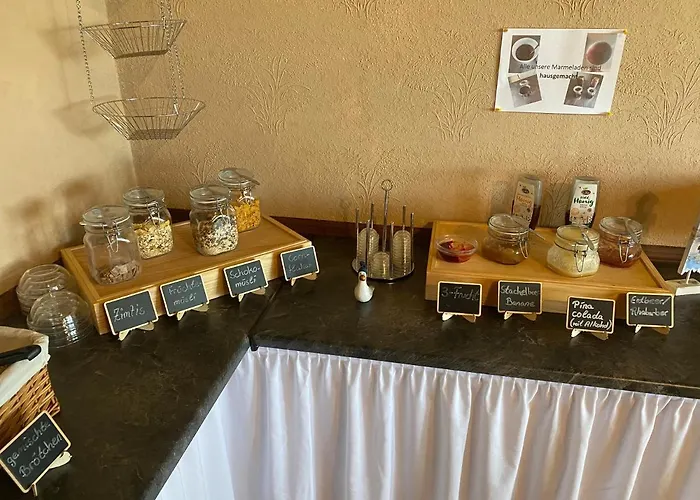 Zum Leuchtfeuer בית הארחה